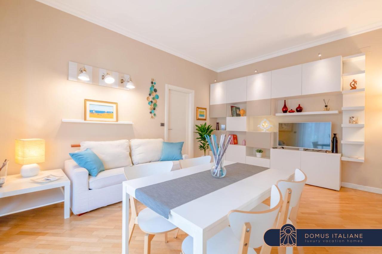 Modern Apartment To Relax In The City Center Bari Exterior foto